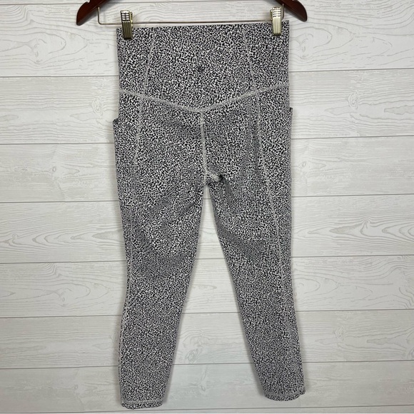 Athleta Salutation Stash II Textured Tights Size Small - Picture 5 of 8